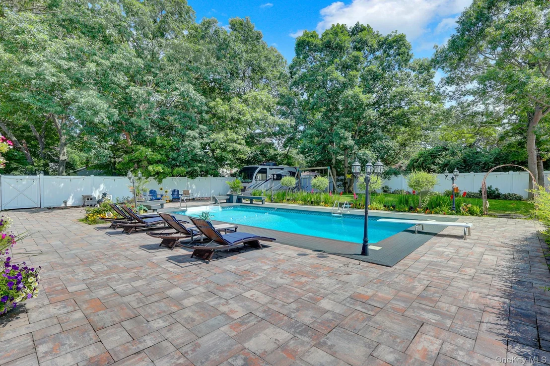 Photo of 21 Morris Avenue
