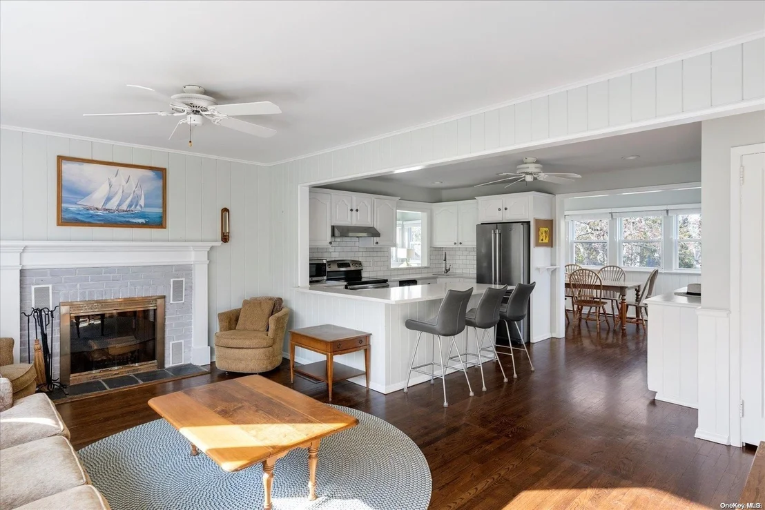 Photo of 4985 Peconic Bay Boulevard