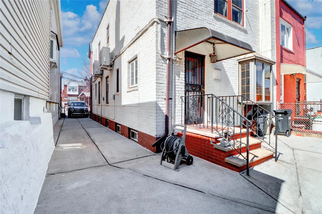 Photo of 5225 73rd Street