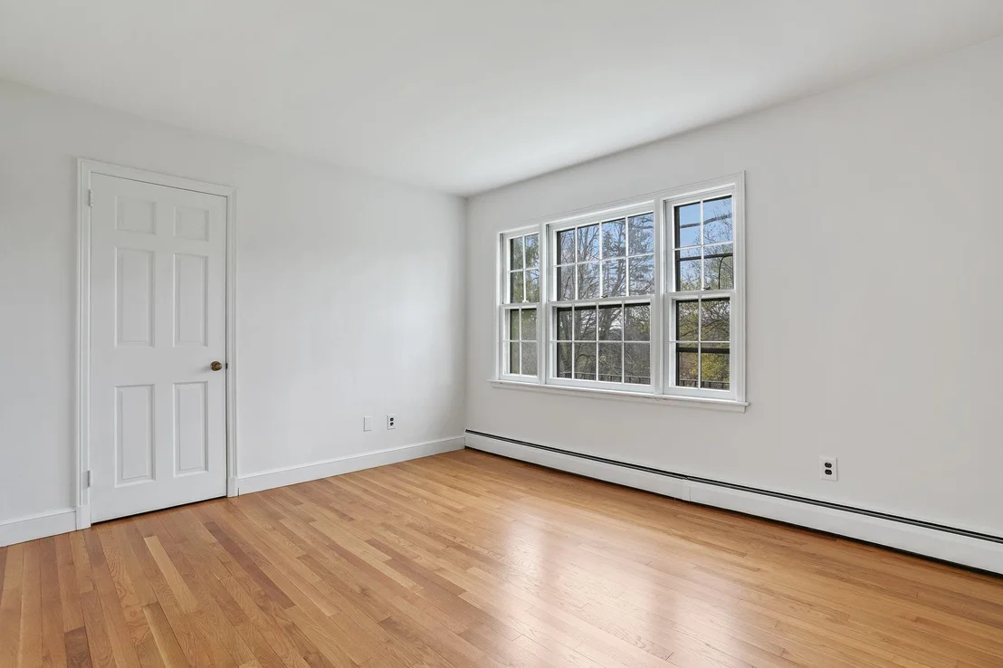 Photo of 23 Round Hill Road