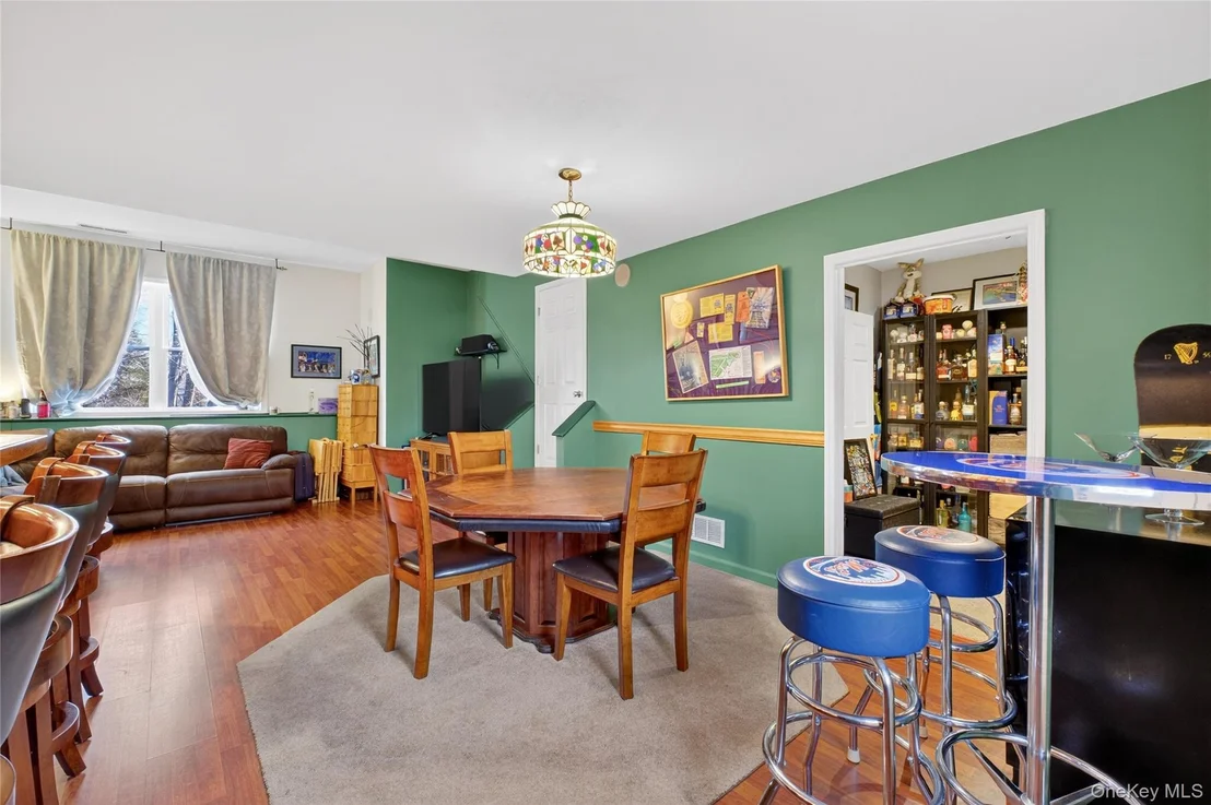 Photo of 387 Cornwall Hill Road
