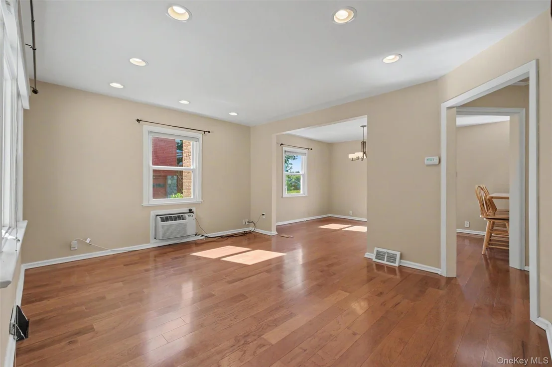 Photo of 33 Grandview Drive