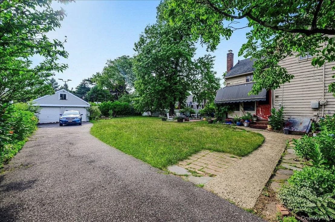 Photo of 49 Hempstead Avenue