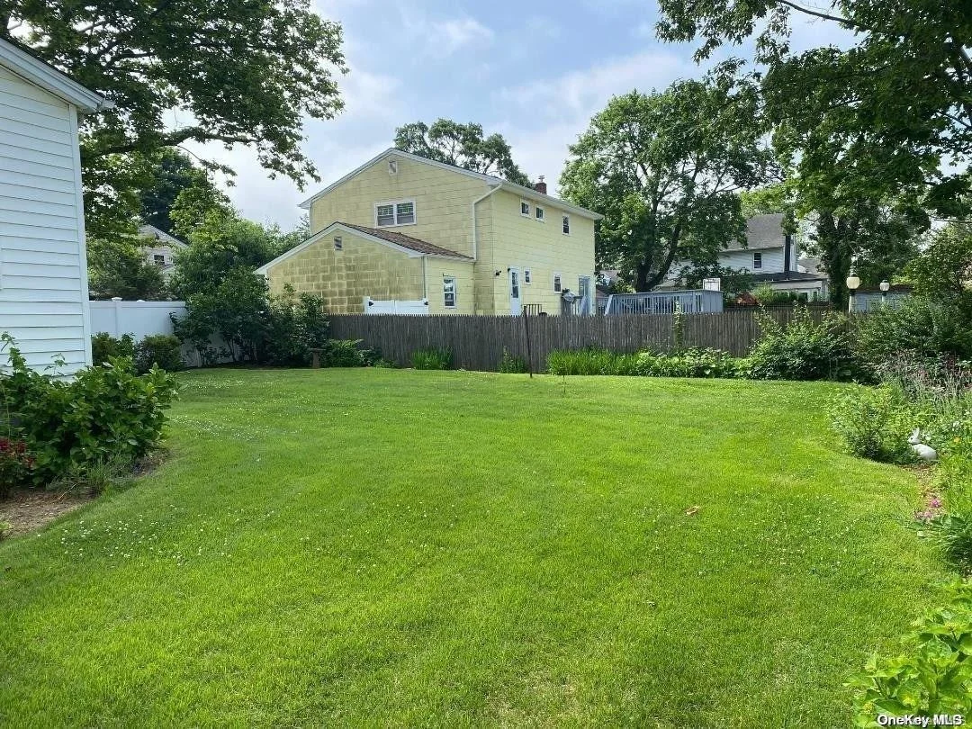 Photo of 664 Thomas Avenue