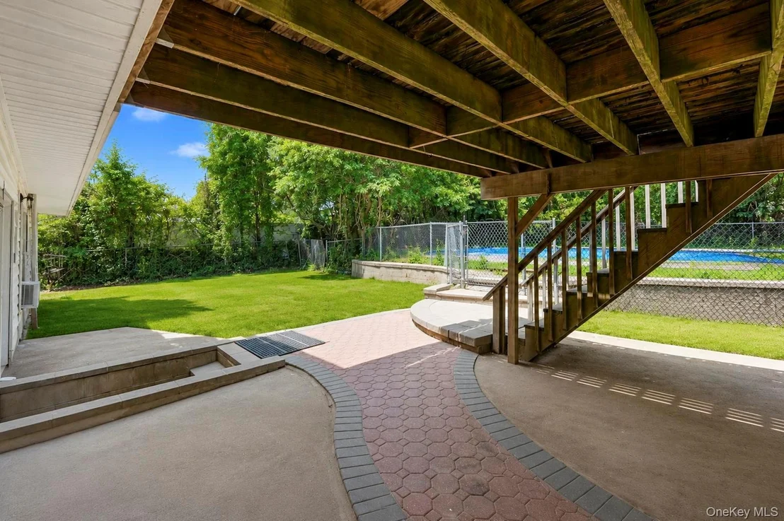 Photo of 71 Barton Avenue
