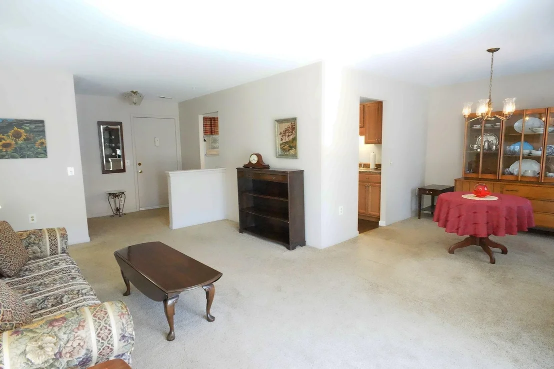 Photo of Unit F at 902 Commons Way