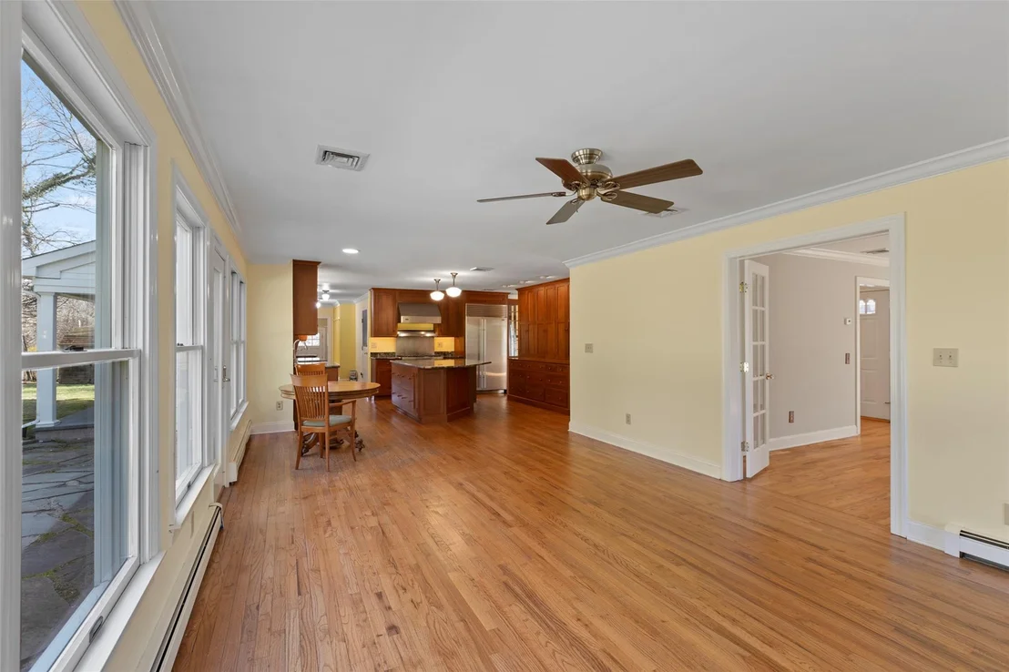 Photo of 7 Locust Avenue