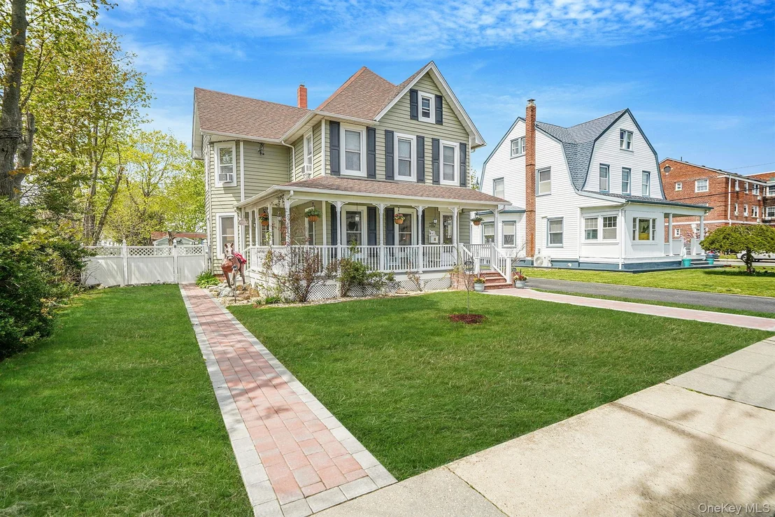 Photo of 74 Maple Avenue