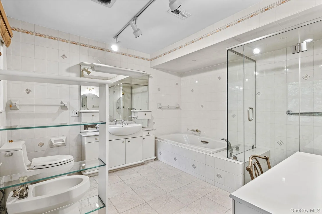 Photo of 21 Iroquois Trail