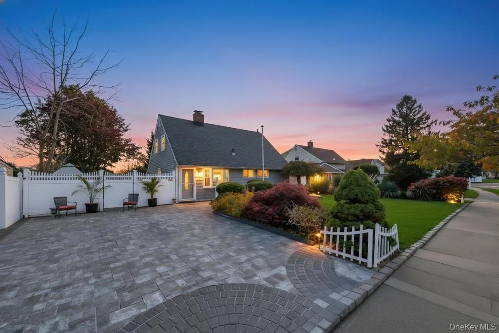 Photo of 101 Constellation Road