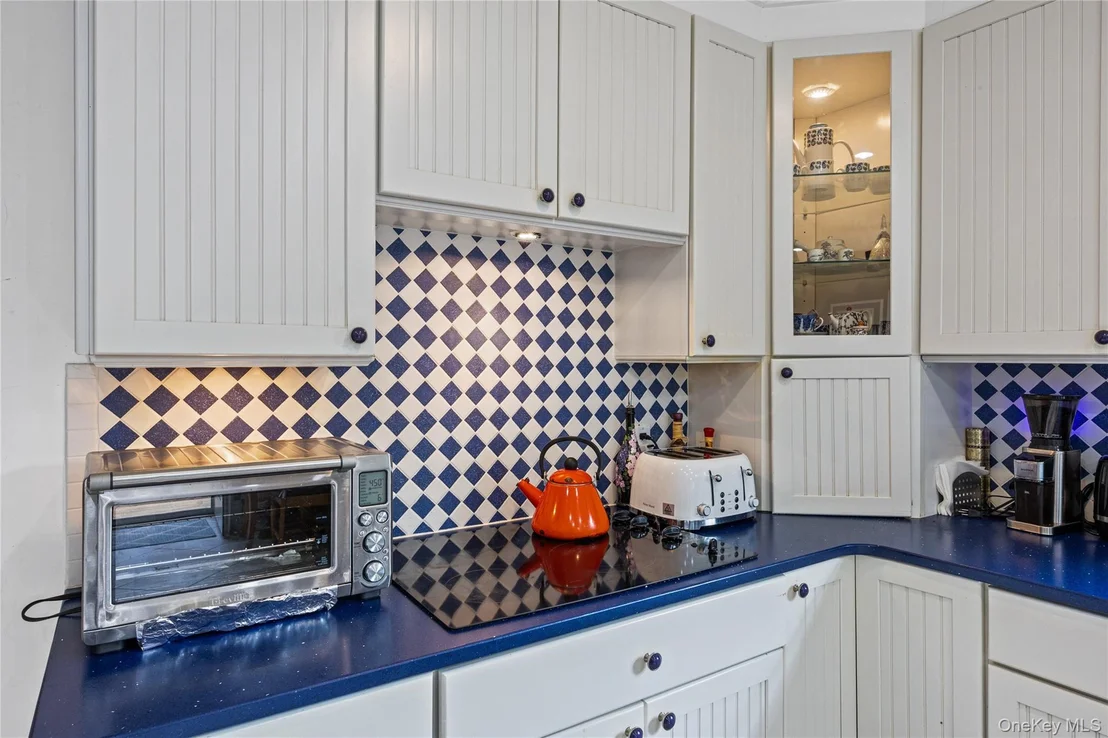 Photo of 43 Astor Avenue