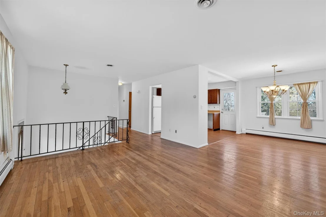 Photo of 11 Hilltop Lane