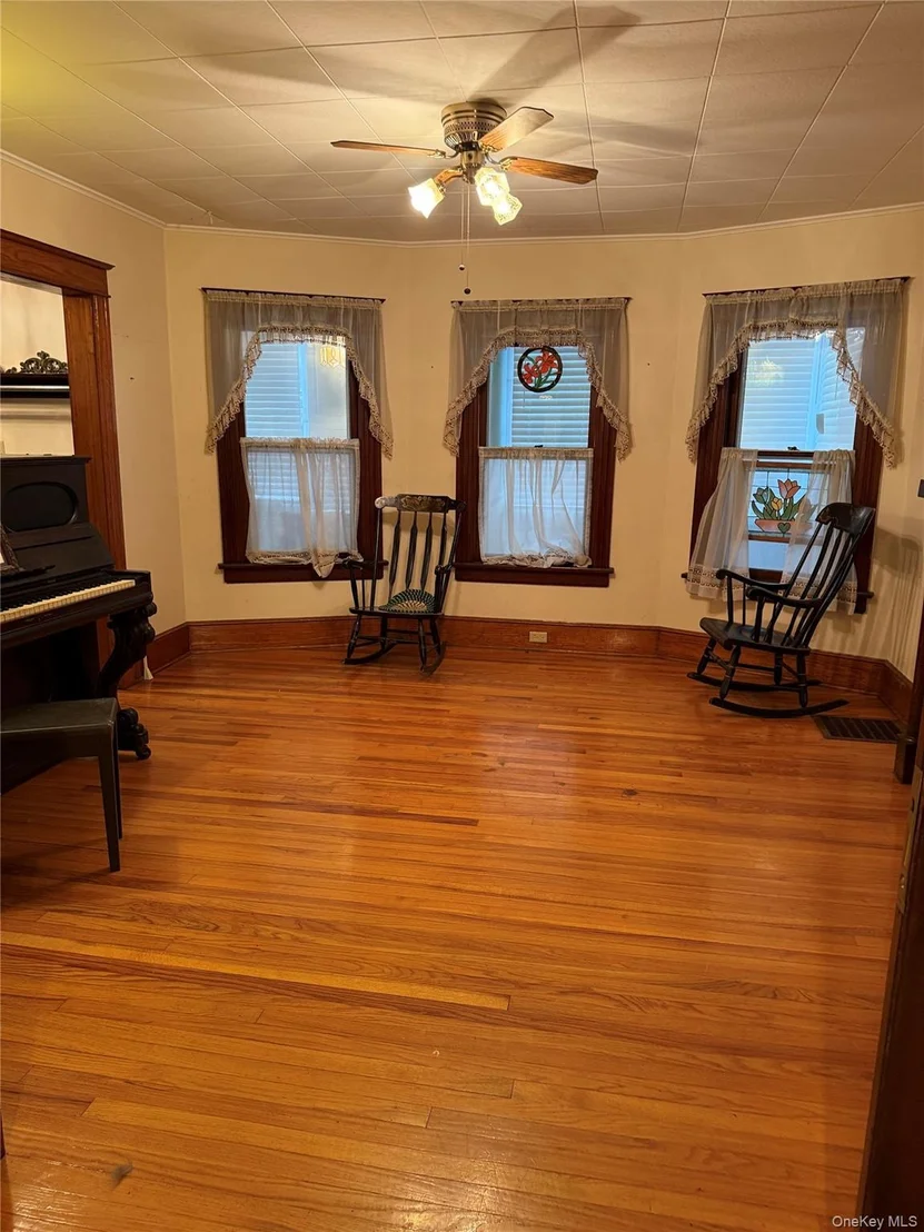 Photo of 19 Lewis Avenue