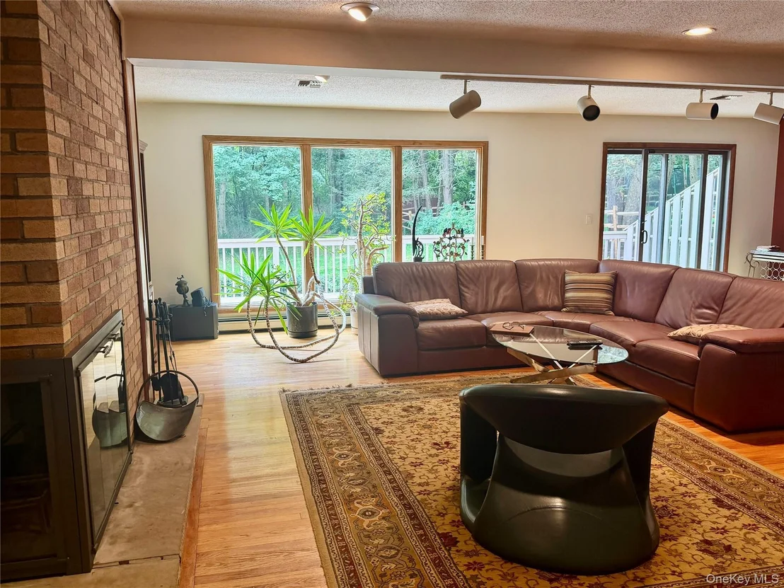 Photo of 24 Fox Hill Road