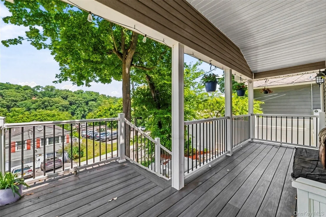Photo of 1463 Lincoln Terrace