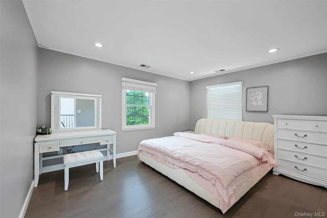 Photo of 8 Parkview Drive