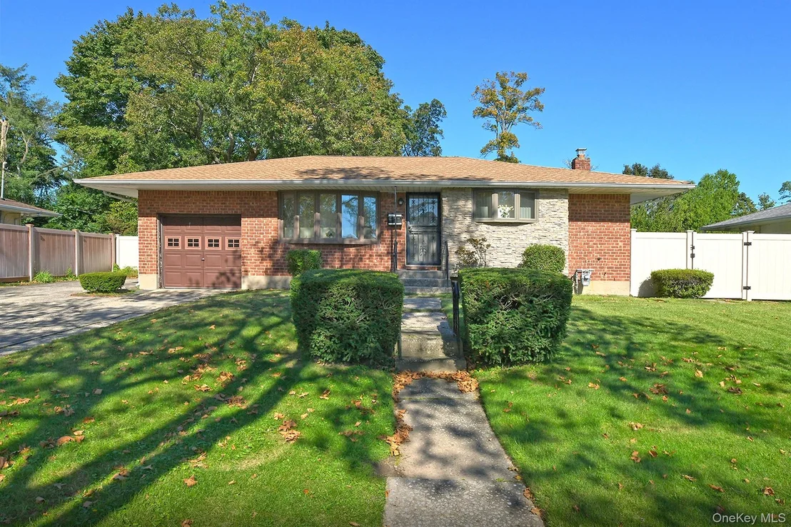 Photo of 12 Marie Crescent