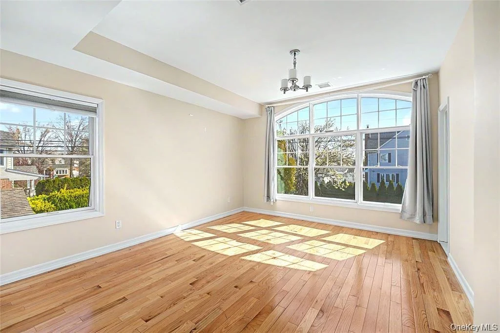 Photo of 253 Devonshire Drive