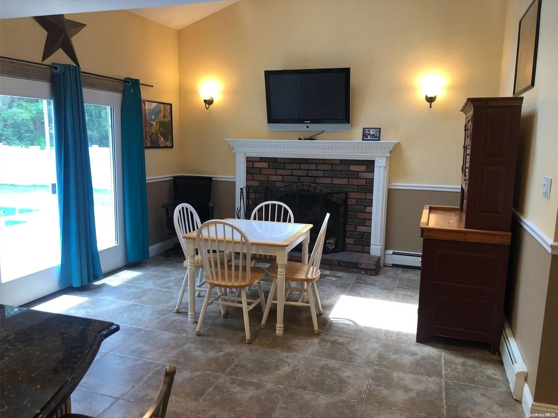 Photo of 52 W Woodside Avenue