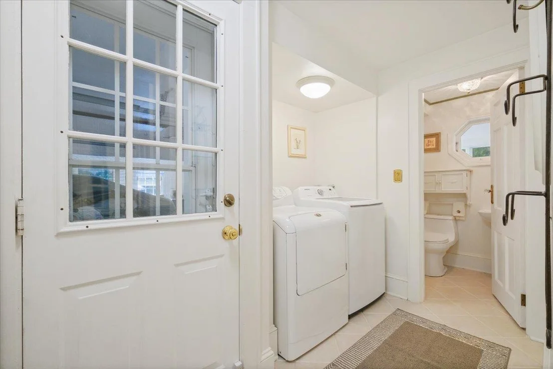 Photo of 82 E Cedar Street