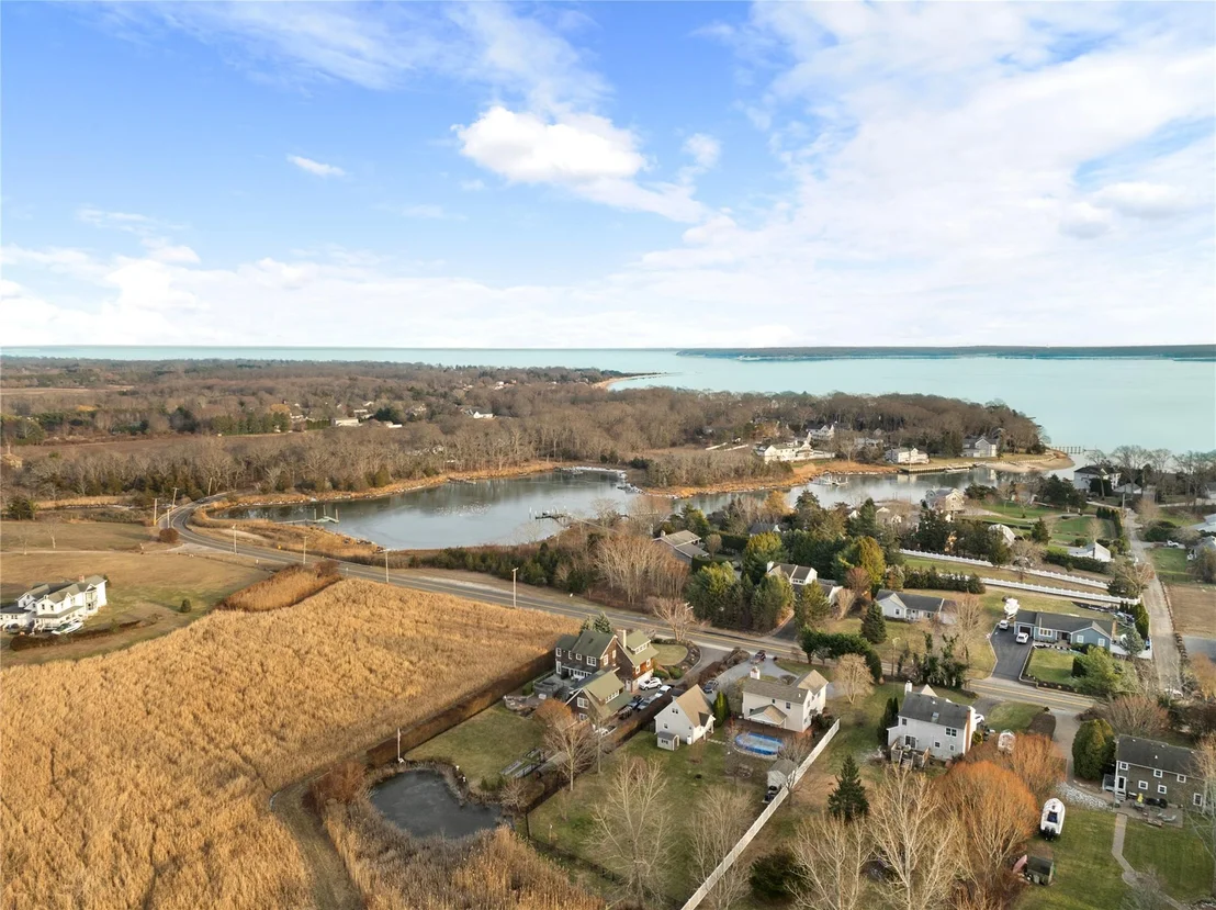 Photo of 110 Peconic Bay Boulevard