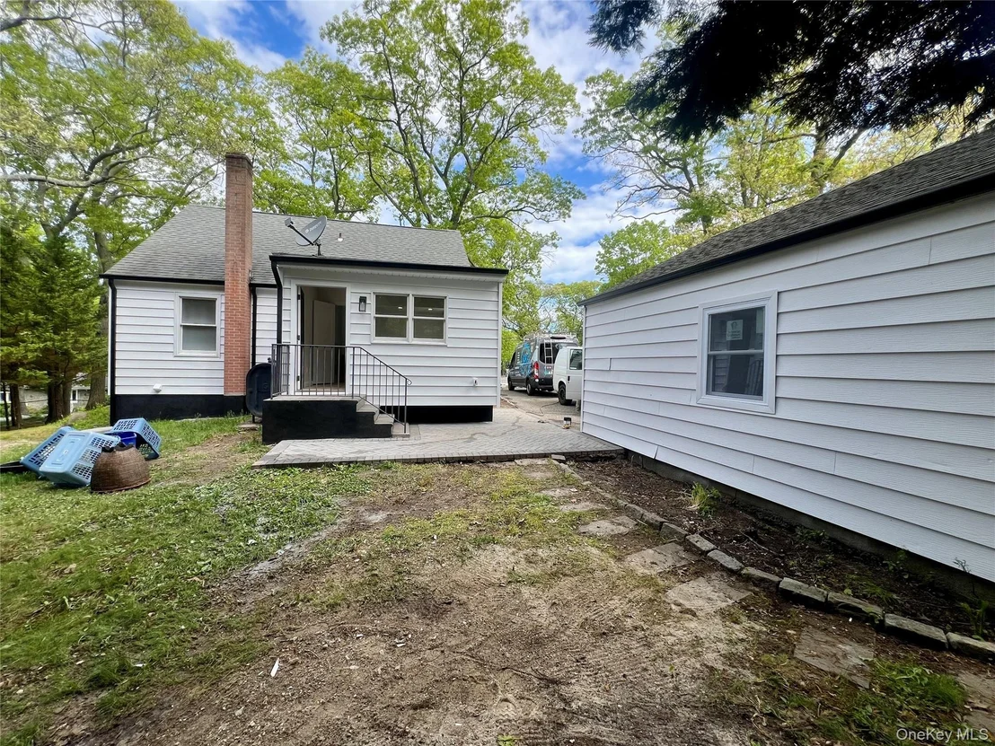 Photo of 100 Maple Lane