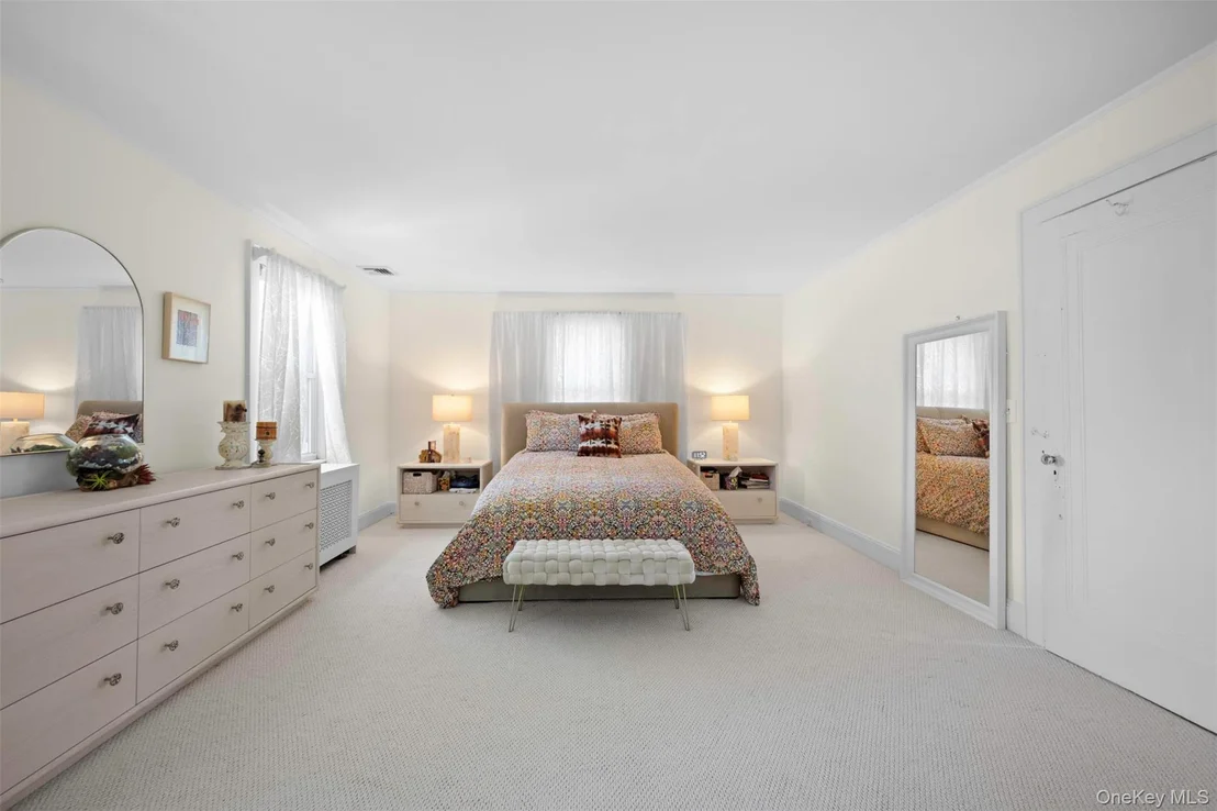 Photo of 254-06 W End Drive
