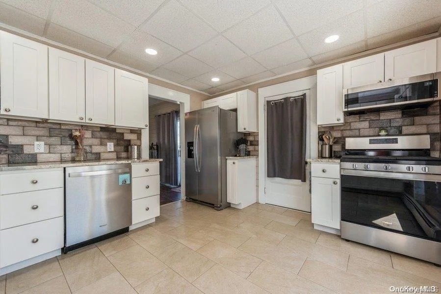 Photo of 2275 Centre Avenue