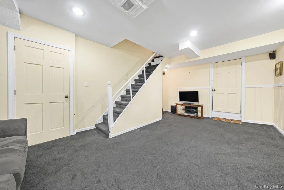 Photo of 104 Lefferts Road