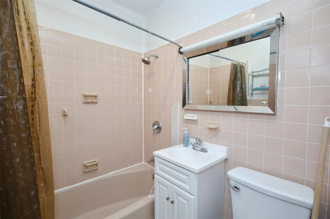 Photo of 284 Hemlock Street
