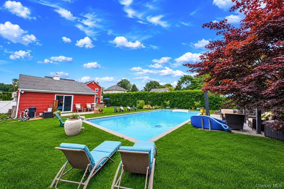 Photo of 312 Riverside Drive