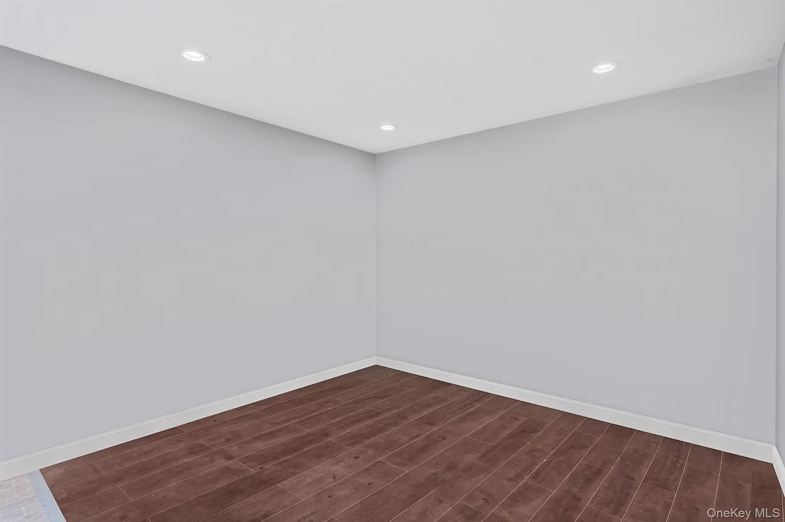 Photo of 750 Hancock Place