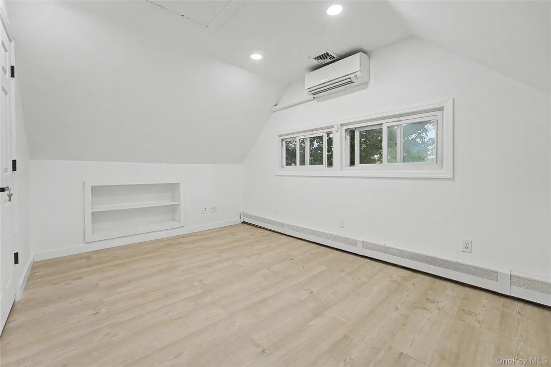 Photo of 6 Regal Lane