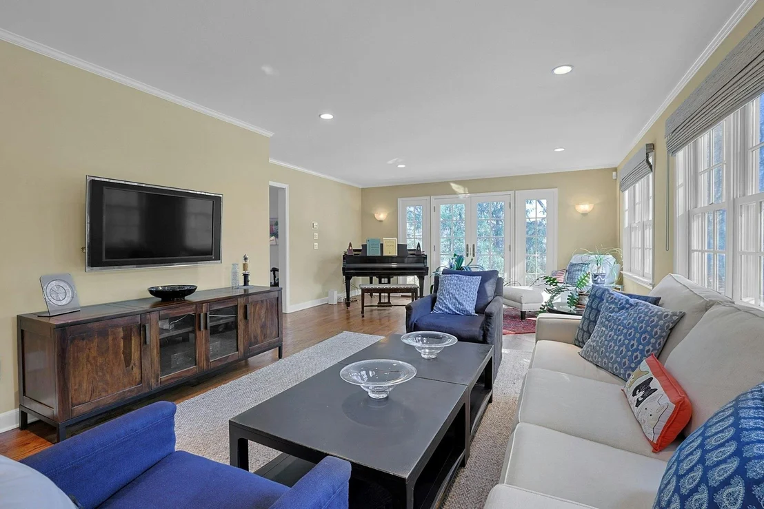 Photo of 41 Deepwood Drive