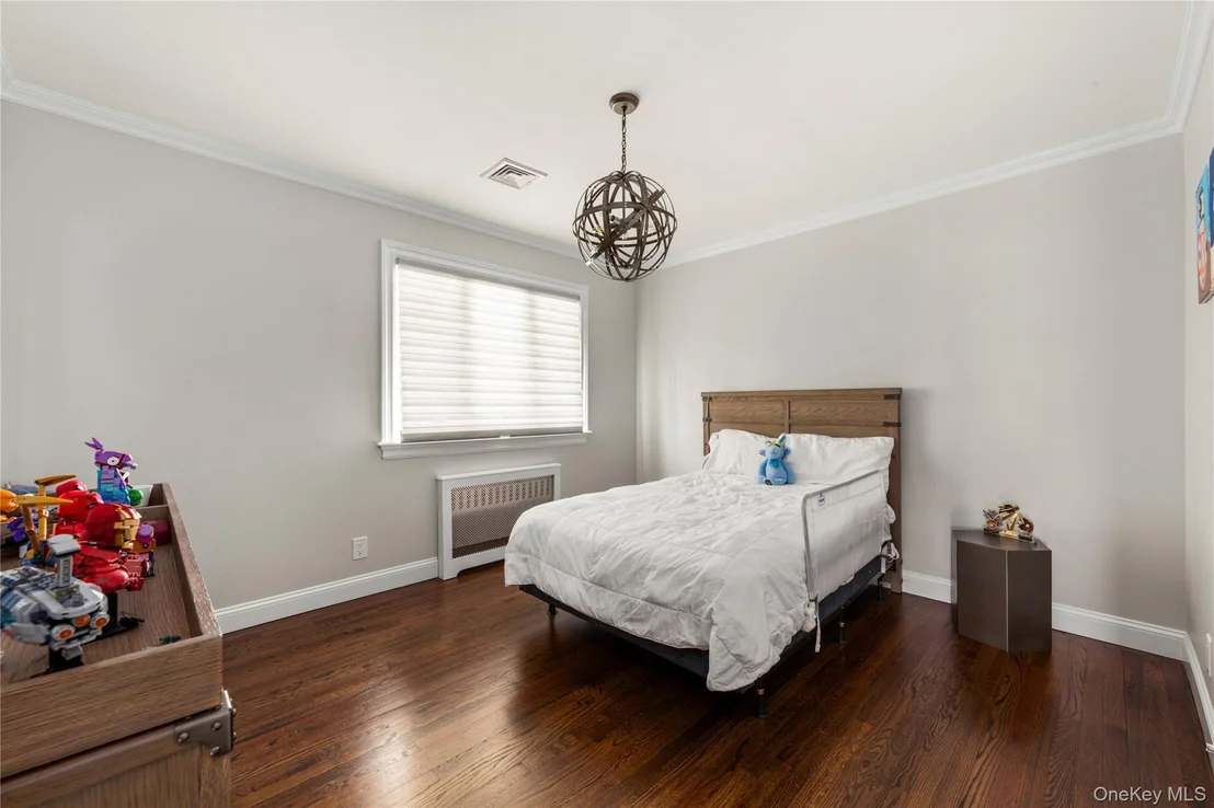 Photo of 15496 Riverside Drive