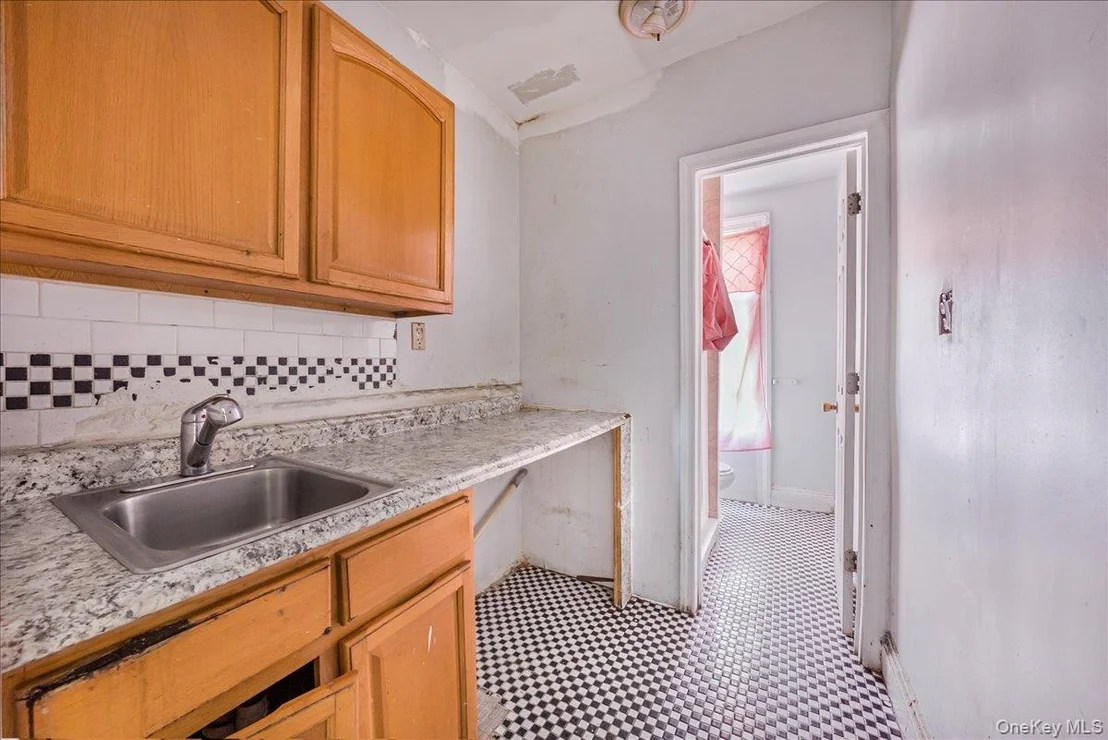 Photo of 339 E 140th Street