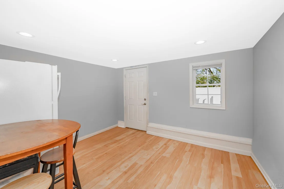 Photo of 827 Bermuda Road