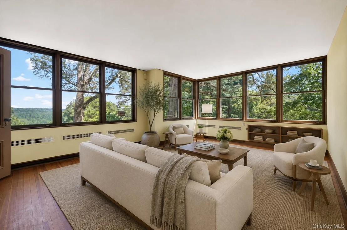 Photo of 433 Arcady Road