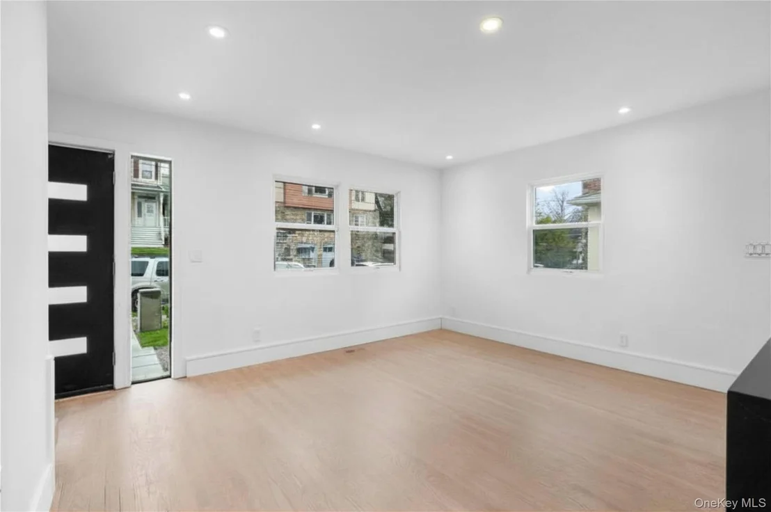 Photo of 313 Sixth Avenue