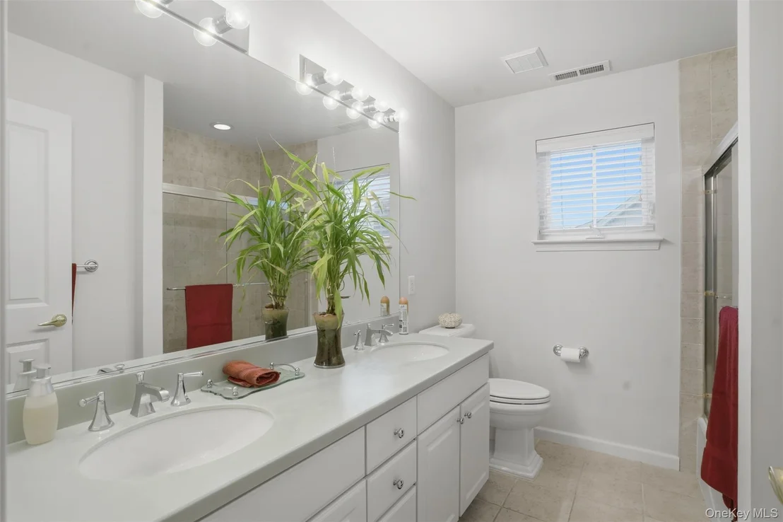 Photo of 136 Hudson Pointe Drive