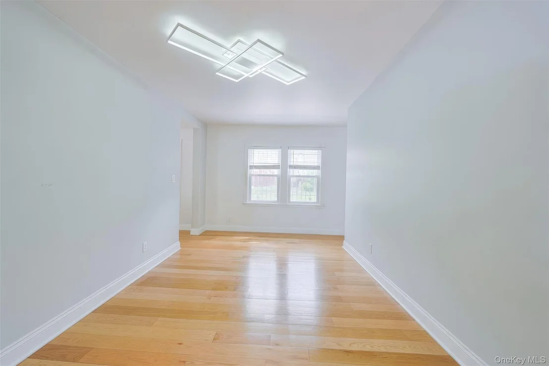 Photo of 32-02 Murray Lane