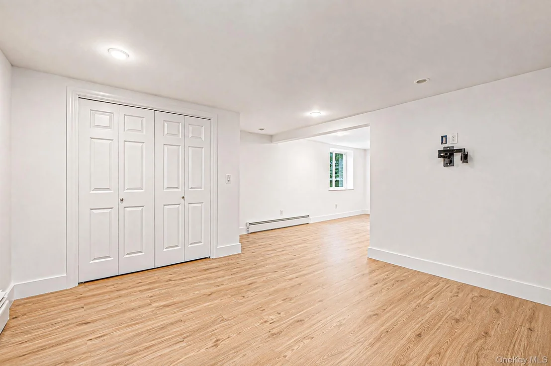 Photo of 194 Phyllis Drive