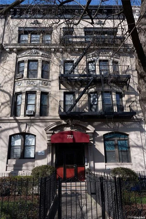 Photo of Unit 2B at 773 Eastern Parkway