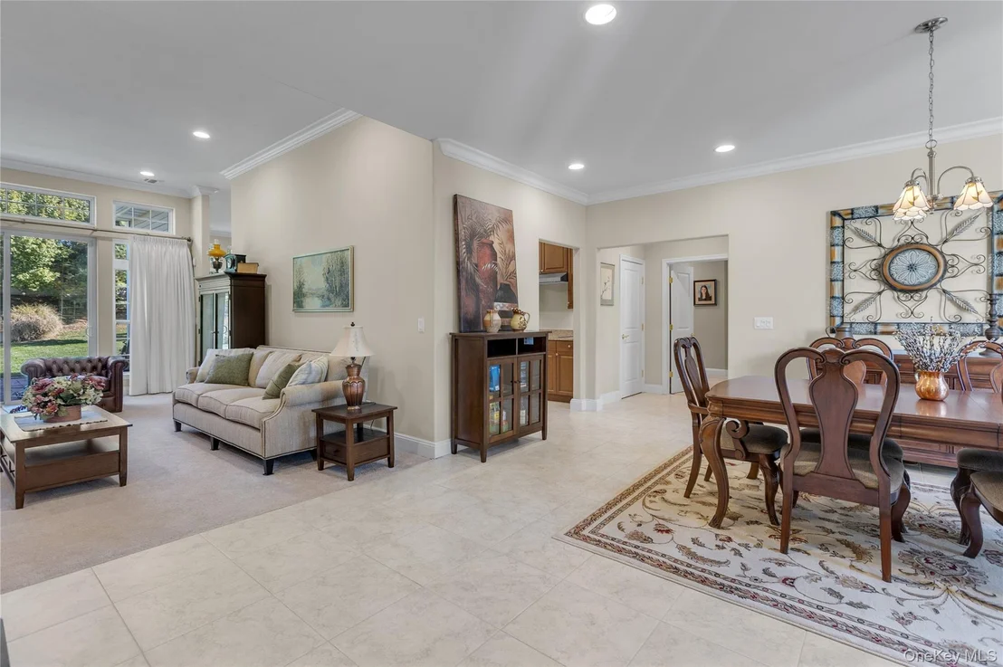 Photo of 39 Hamlet Woods Drive