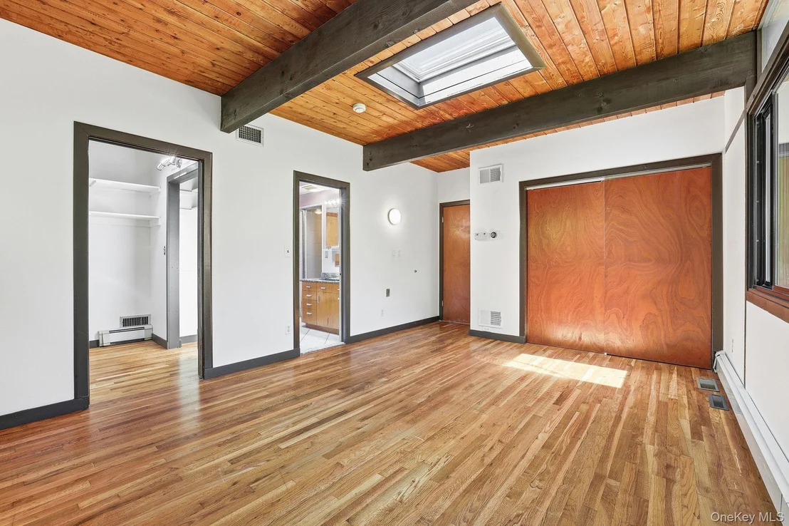 Photo of 51 Eastern Drive
