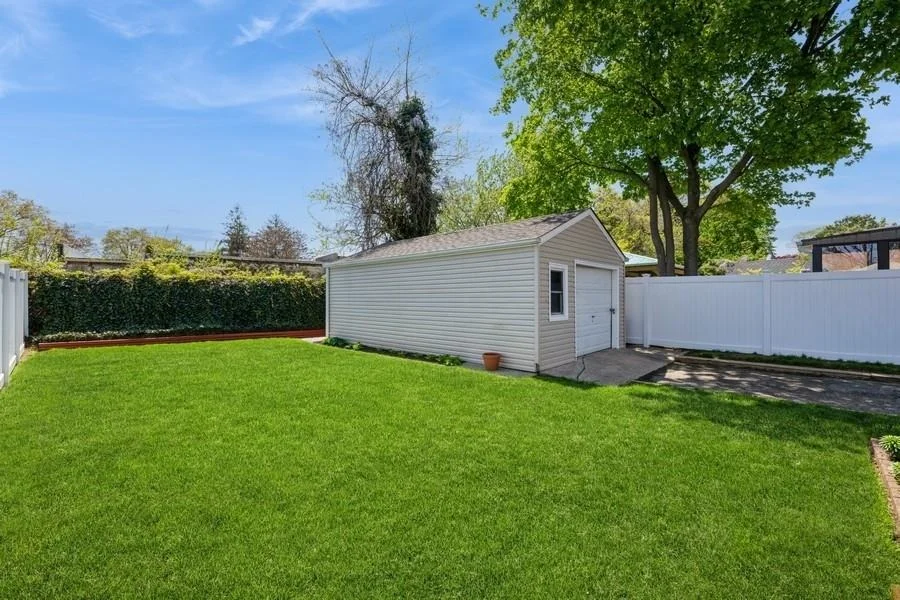 Photo of 1050 Lakeside Place