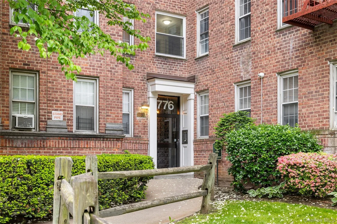Photo of Unit B41 at 776 Bronx River Road