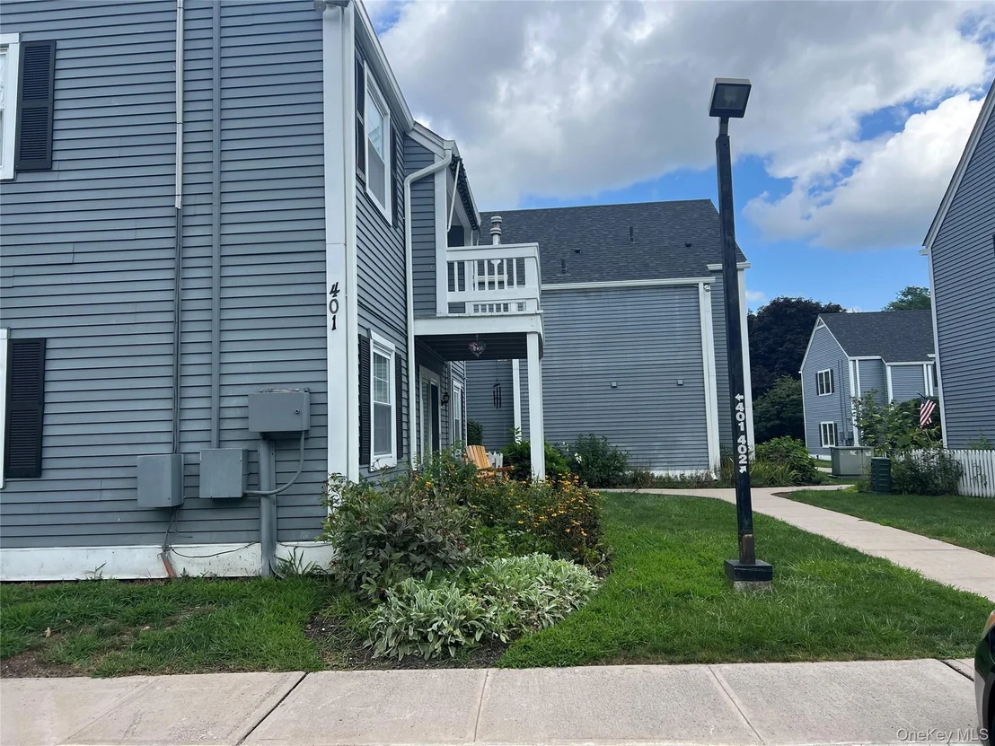 Photo of Unit D at 401 Commons Way