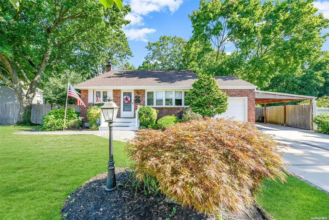 Photo of 15 Laurie Boulevard