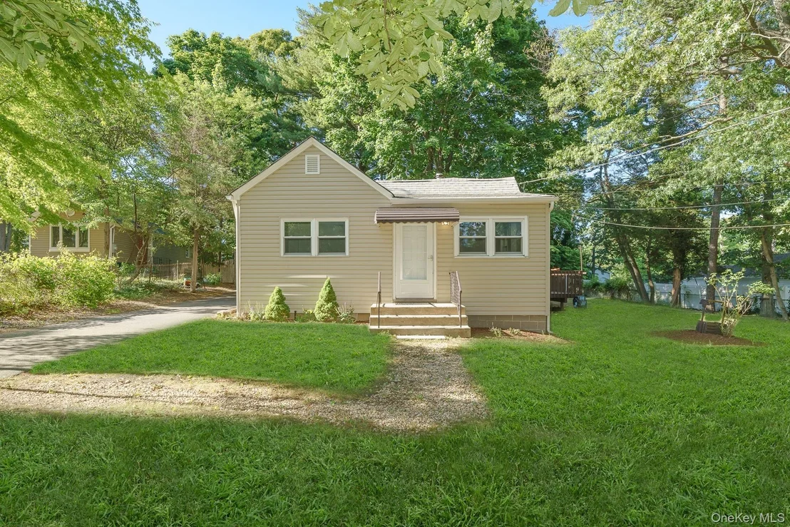 Photo of 7 Laurelton Avenue